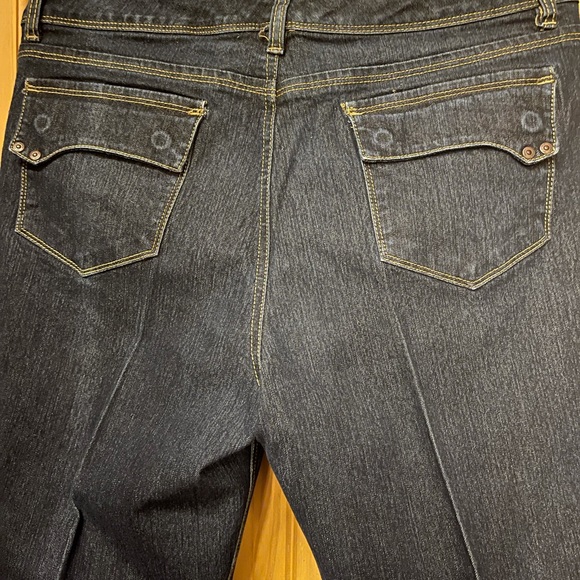 Gloria Vanderbilt - Picture 5 of 6